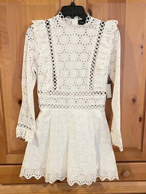 White Eyelet Lace Stunning Lined Dress Size Small NWT Romeo and Juliet Couture